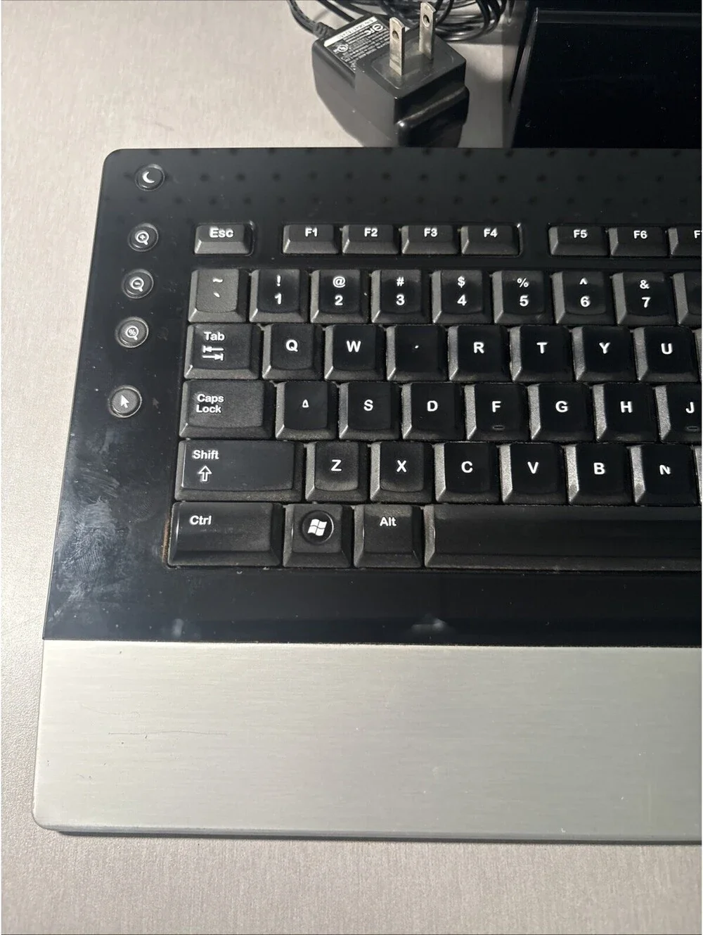 Logitech DiNovo Edge Y-RAY81 Wireless Bluetooth Keyboard Charger Cradle & Dongle